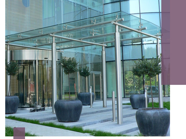 Навесы из стекла на заказ в Россоши — монтаж и установка