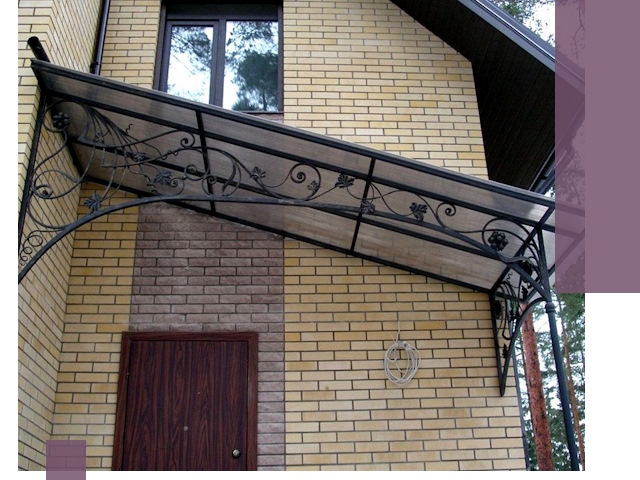 Односкатные козырьки из металла под ключ в Россоши